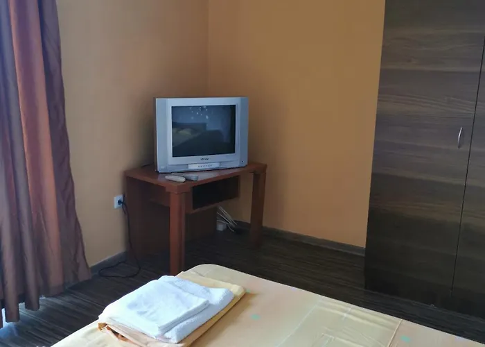 Готель La Piazza Family Сонячний Берег