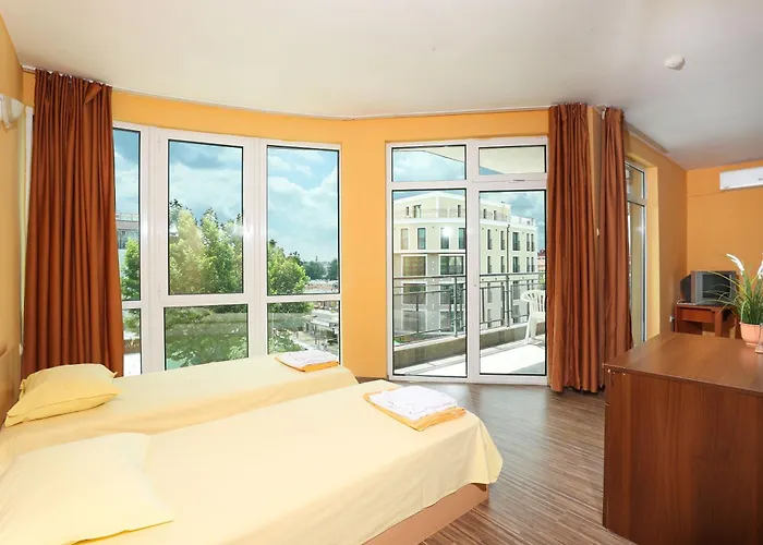 La Piazza Family Сонячний Берег