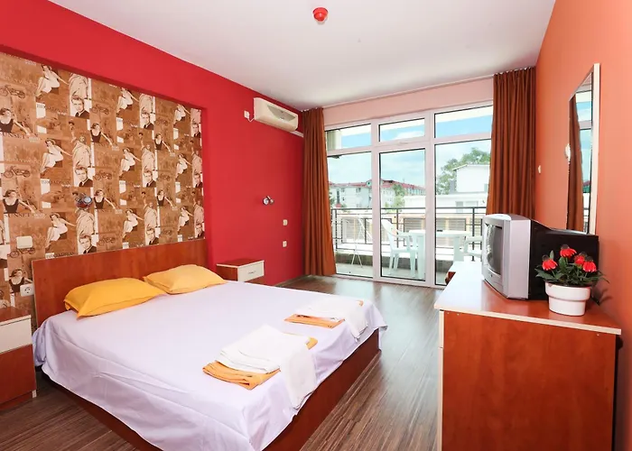 La Piazza Family Hotel 2*