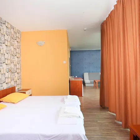 La Piazza Family Otel