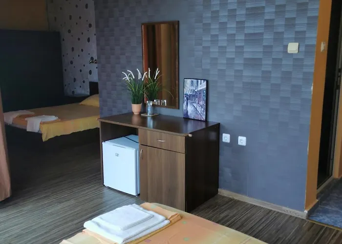 La Piazza Family Otel 2*